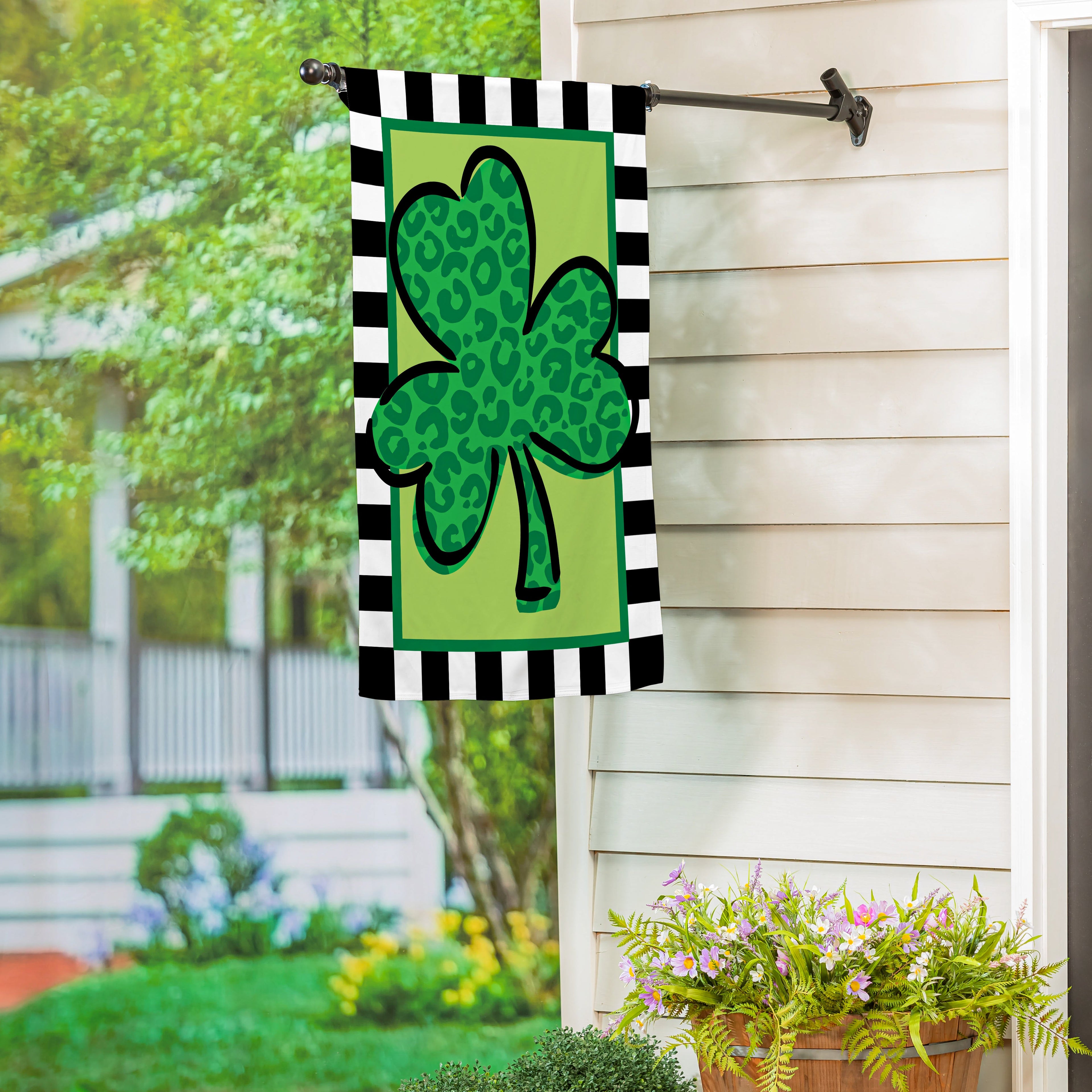 Patterned ShamrockSuede House Flag