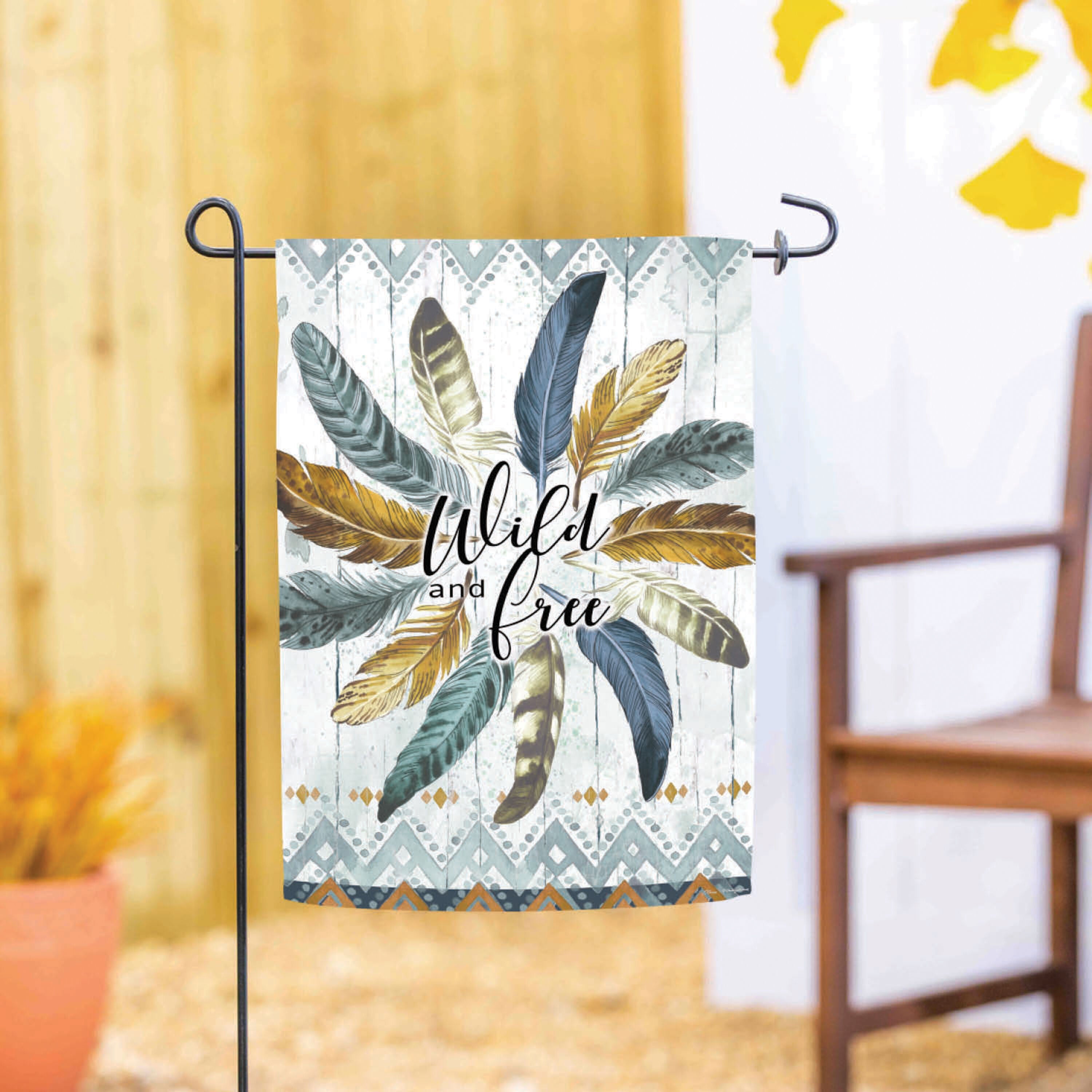 Feather Circle Moire Garden Flag