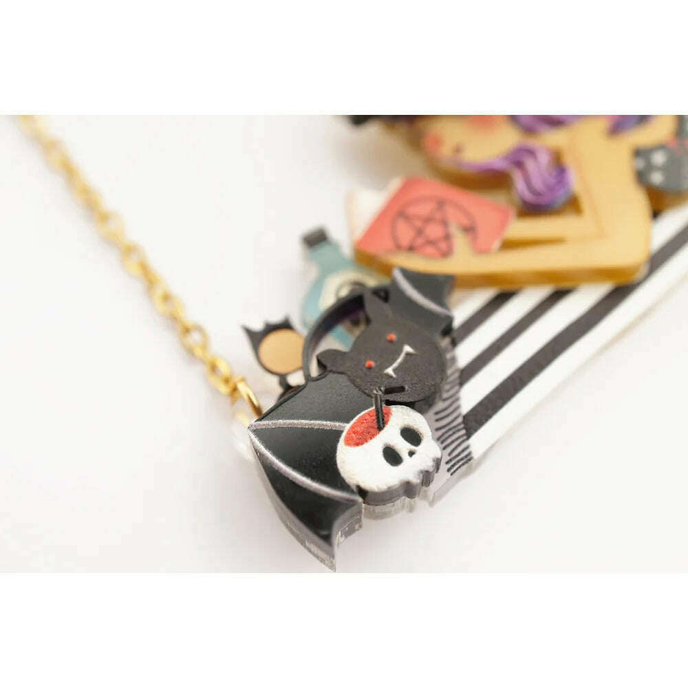 Beachy Gothic Girl Necklace by Laliblue