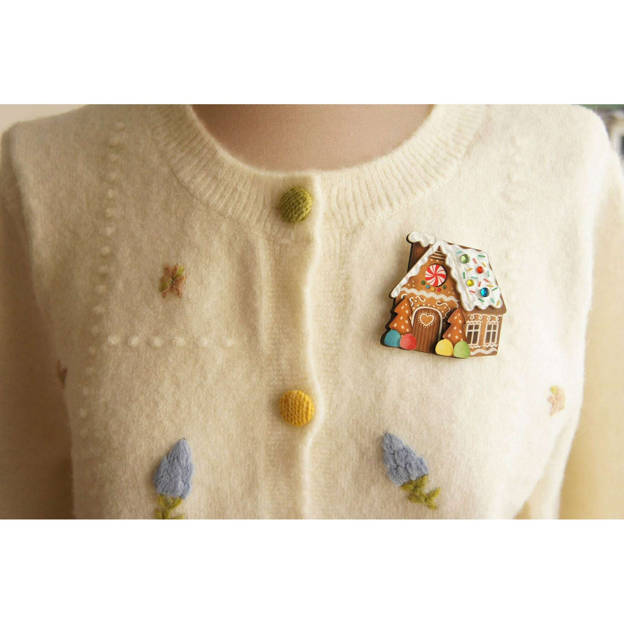 Gingerbread House Brooch by Laliblue