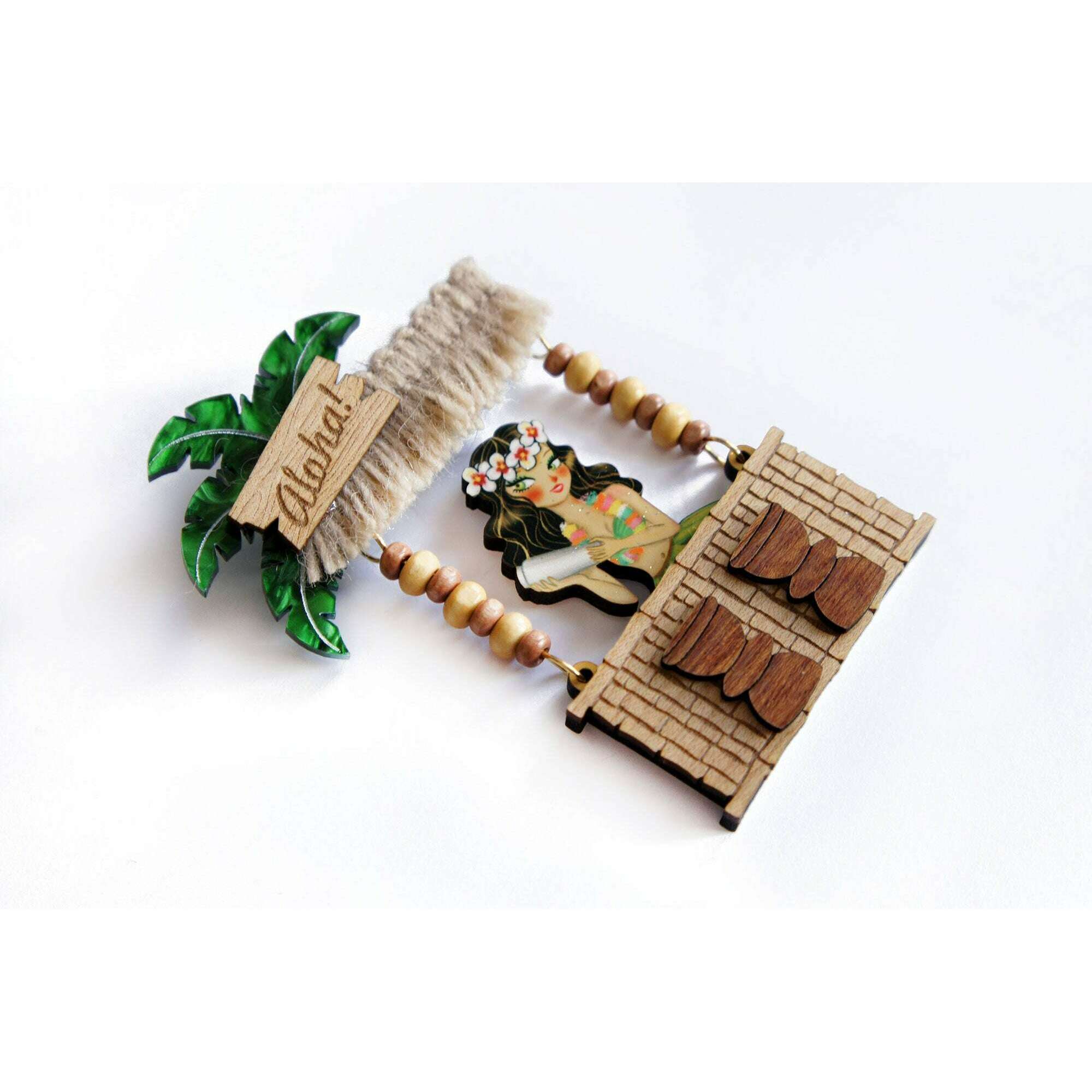 Tiki Waitress Brooch by Laliblue